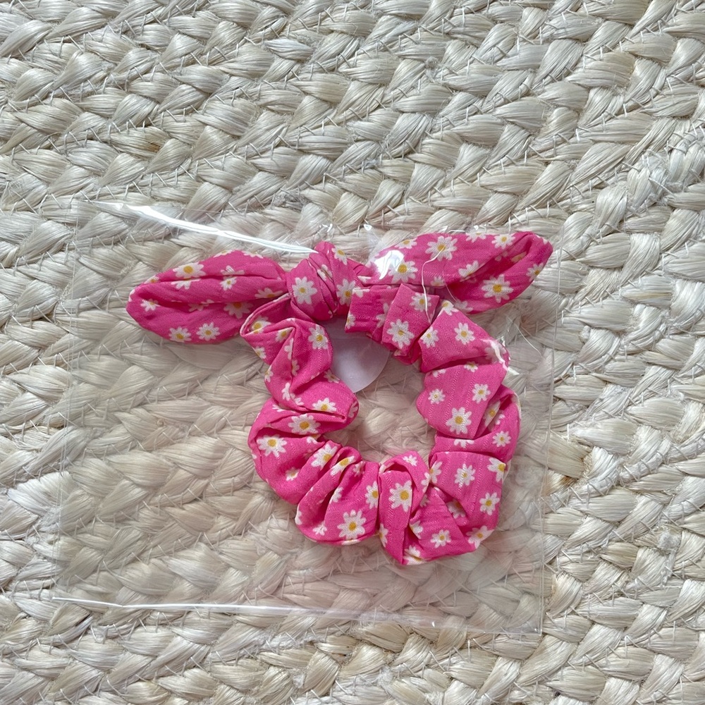 Little poppy co Daisy scrunchie